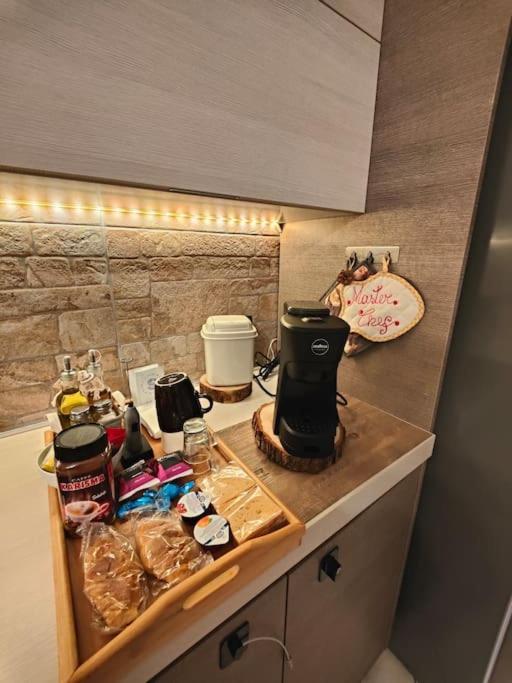 "Come A Casa" - Appartamento Gigi - Self Check In - Ospedale Humanitas - Forum Assago - Tram15 Rozzano Exterior foto
