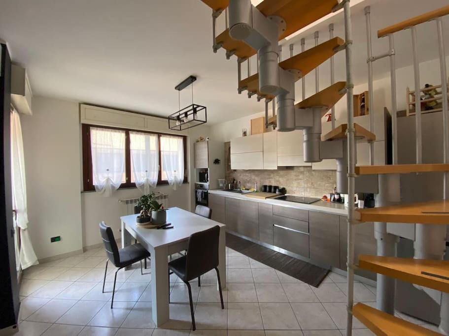 "Come A Casa" - Appartamento Gigi - Self Check In - Ospedale Humanitas - Forum Assago - Tram15 Rozzano Exterior foto